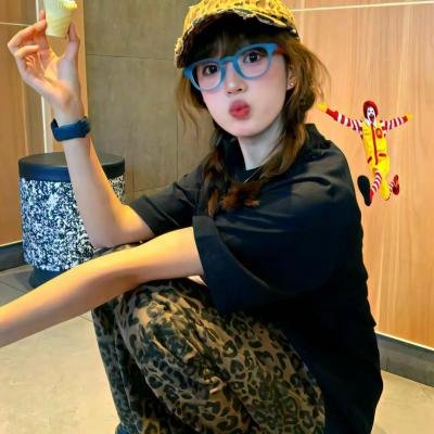 鲁卜哈利沙漠：非洲的女人